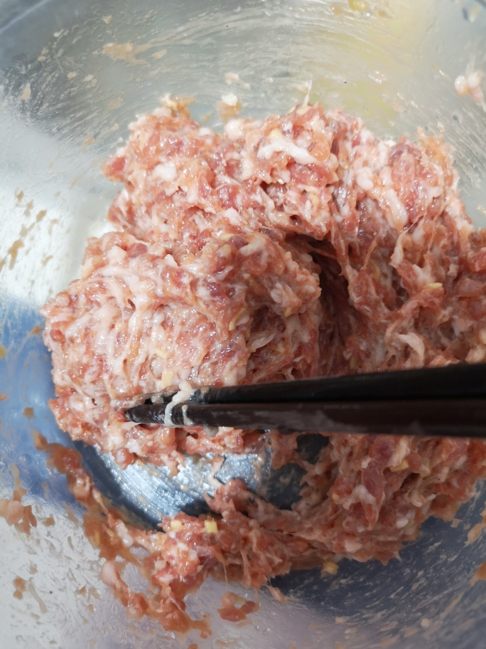 白菜猪肉包子的做法 步骤7