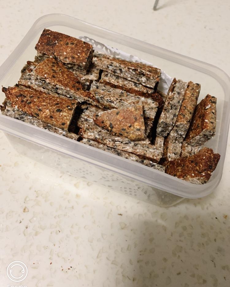 超级简单超快手-无油无糖超级健康的—香蕉燕麦坚果能量棒