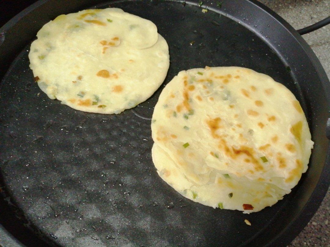 葱油饼（附外酥里嫩的技巧）