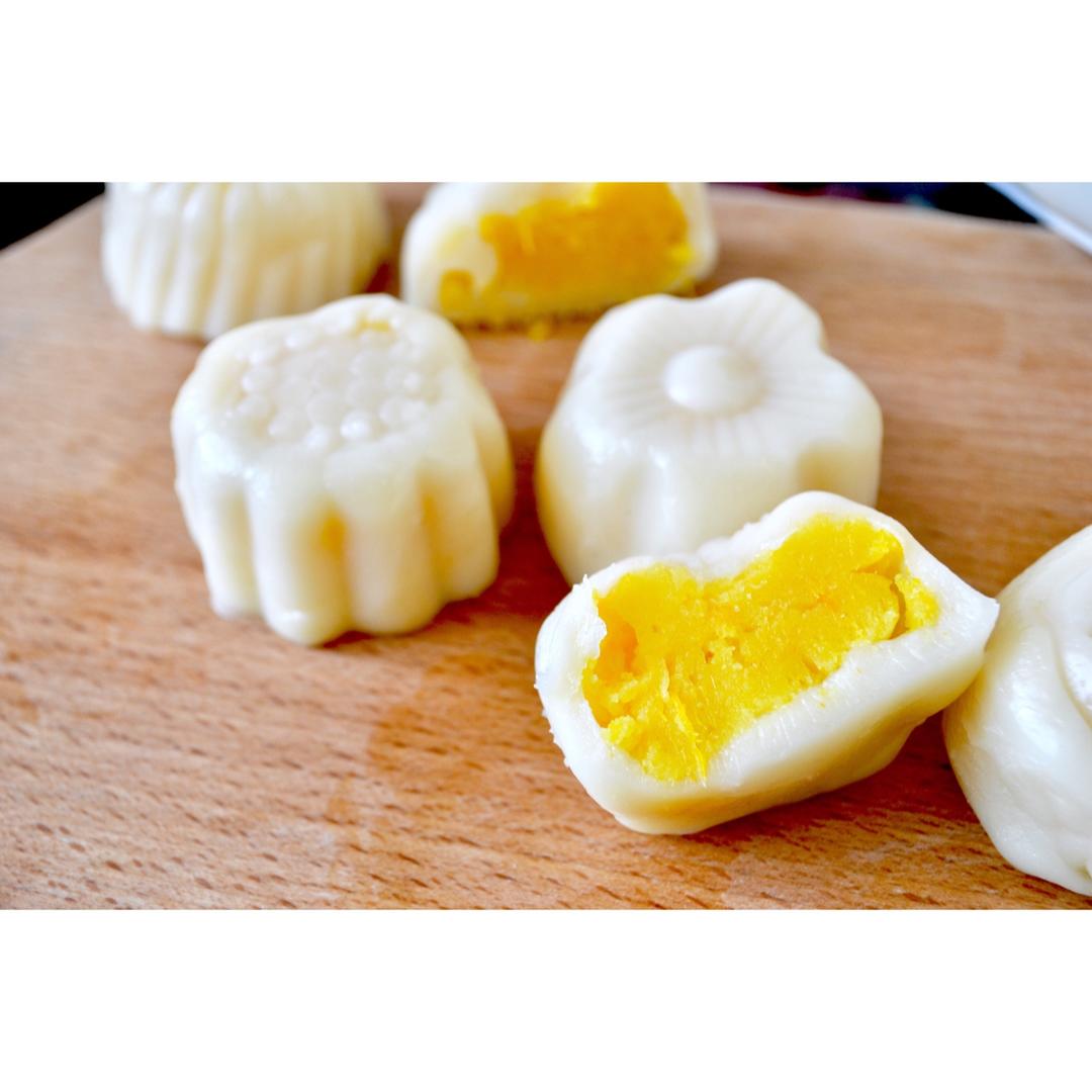 韩文颖做的芒果芝士冰皮月饼