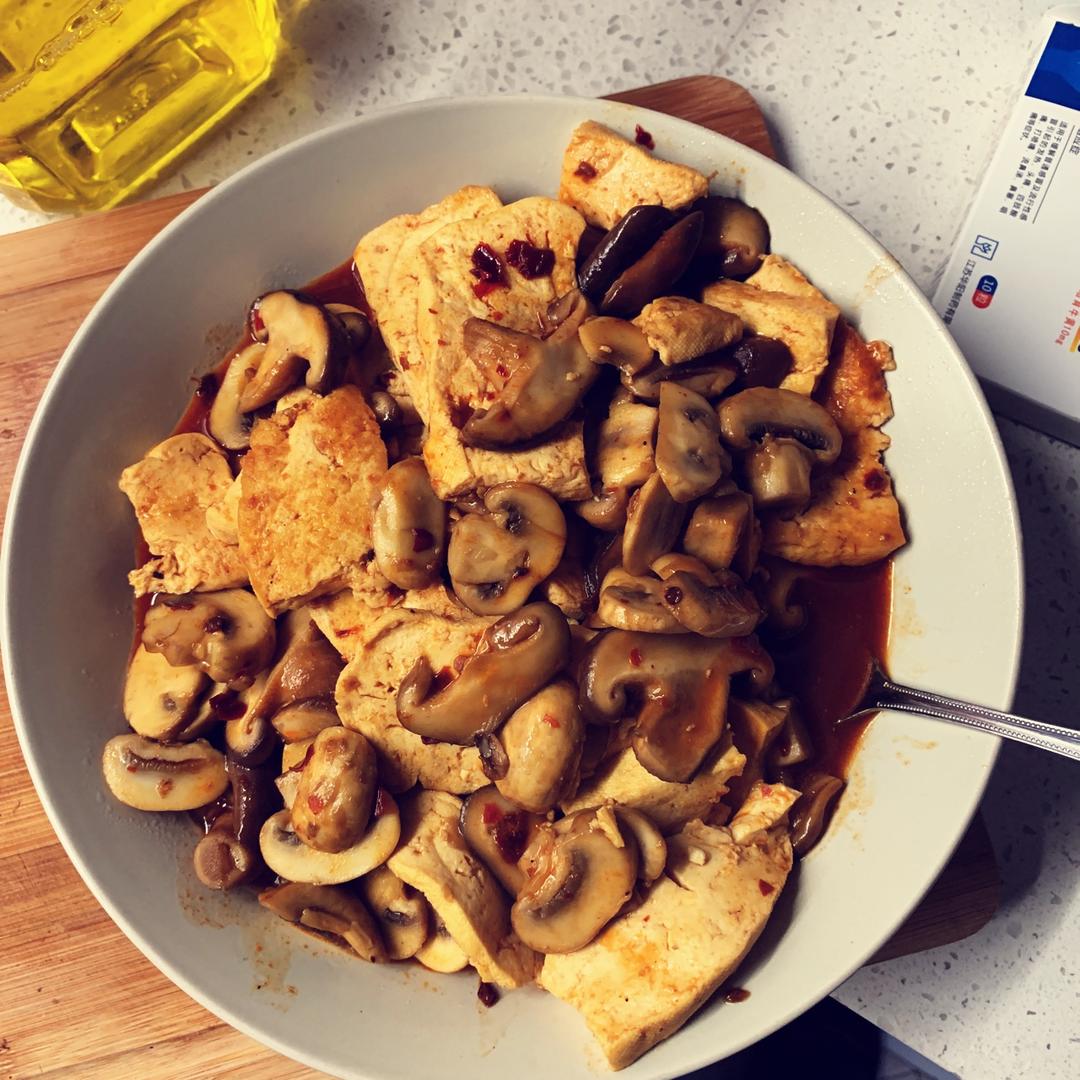蘑菇烧豆腐