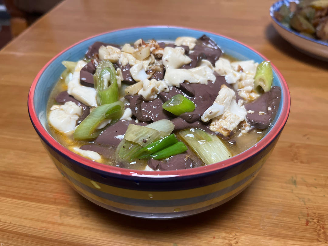 大葱冒鸭血（炒鸭血）