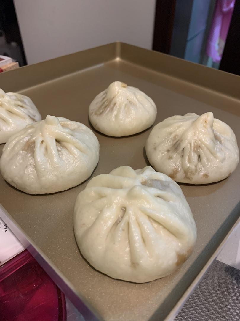 鲜美多汁的洋葱牛肉包子