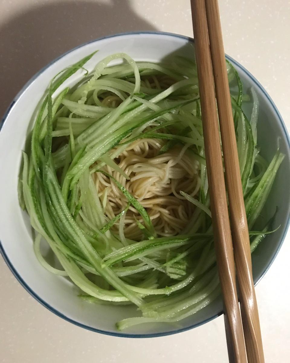 我发誓这将是你吃过最好吃的炸酱面，一口下去回味无穷！！！