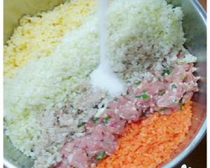 白菜猪肉五色饺的做法 步骤3