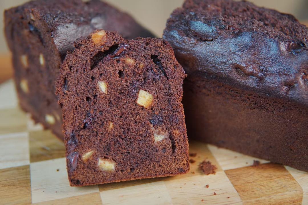 香橙巧克力磅蛋糕🍊搅搅就成功！巧克力和橙皮丁简直是神仙搭配~