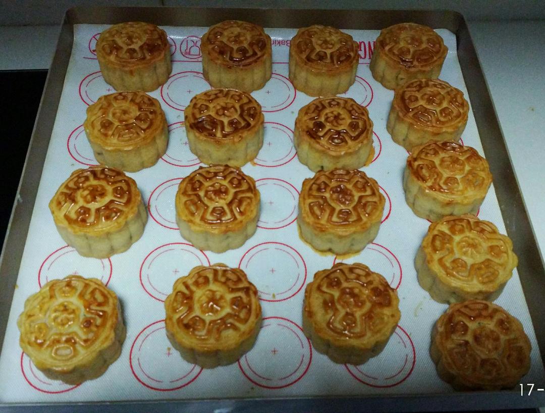 广式月饼——蛋黄莲蓉月饼