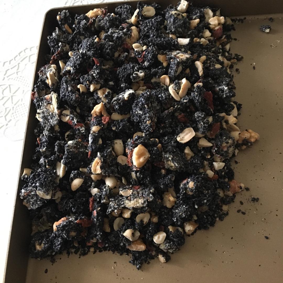 快乐cici做的枸杞核桃花生黑芝麻片