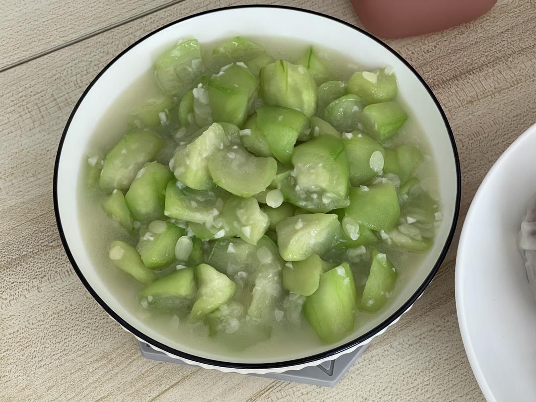 素炒丝瓜|这样做绝了！简单又好吃！