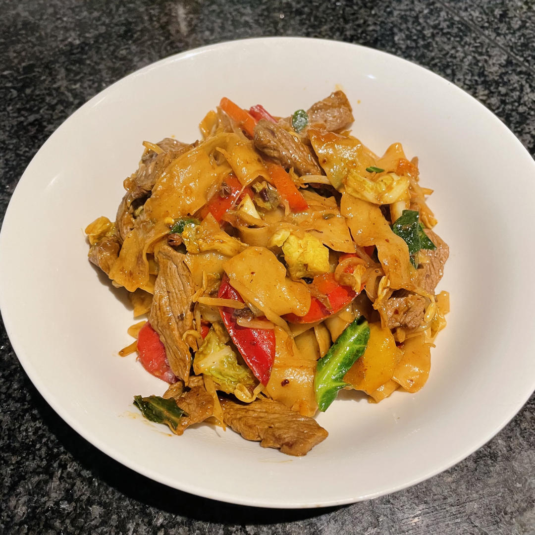 秒杀拉面店里的牛肉炒刀削面