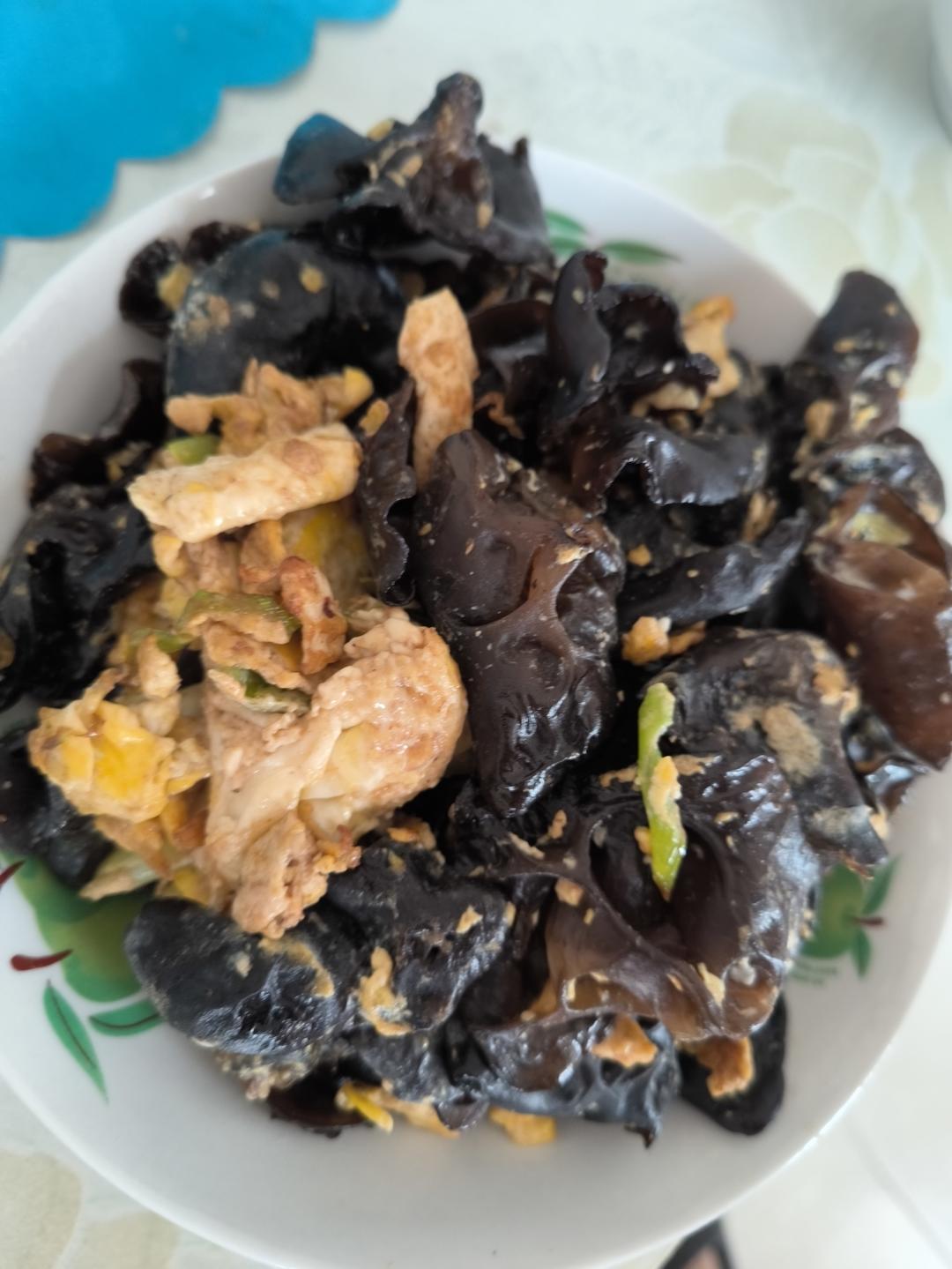 鱼香黑木耳炒蛋（泡发黑木耳）