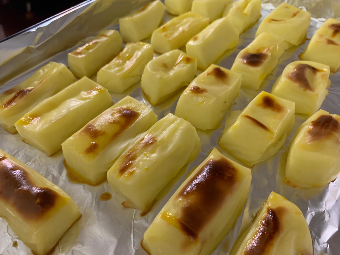 烤牛奶，又叫烤鲜奶（全蛋版，消耗牛奶）