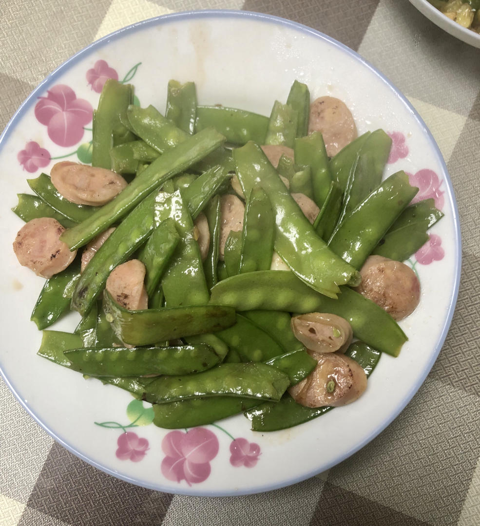 超脆爽的荷兰豆炒香肠