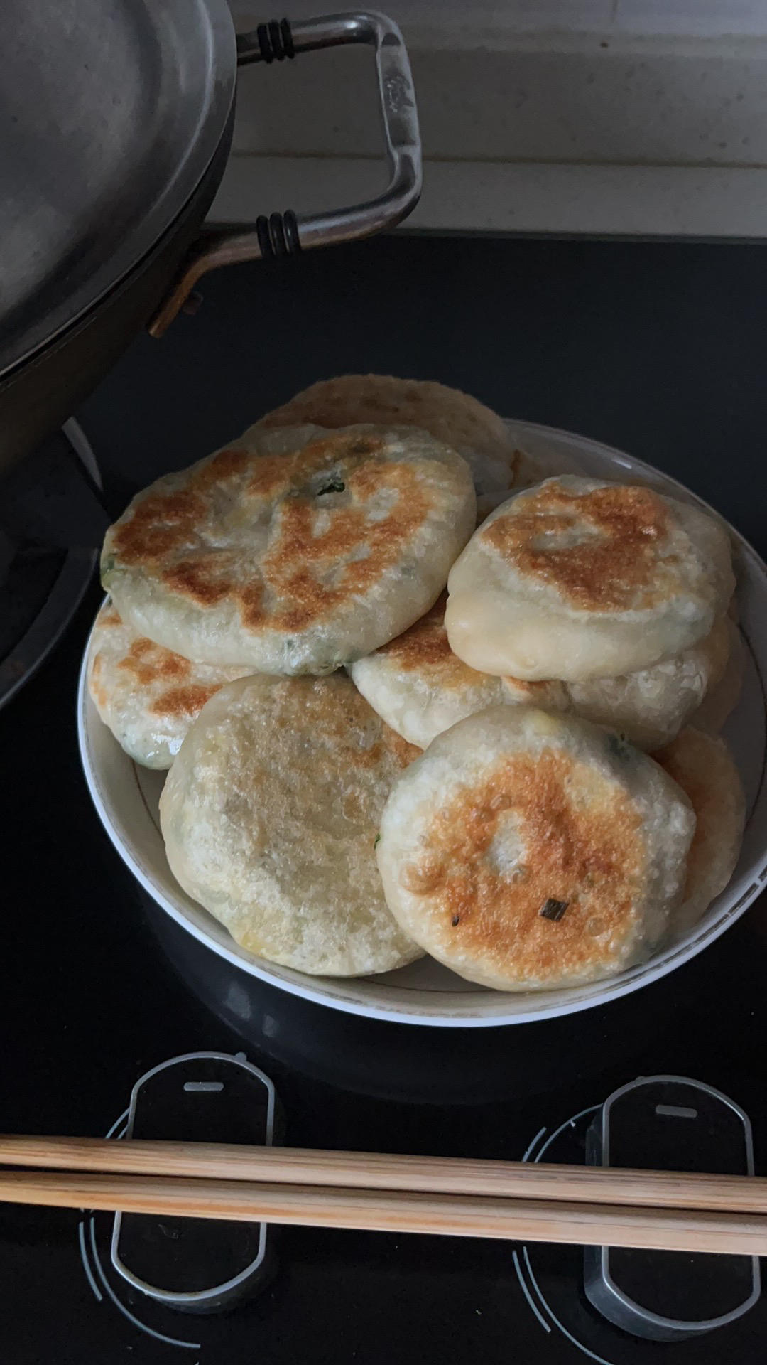 皮薄如纸的韭菜馅饼|免揉面法