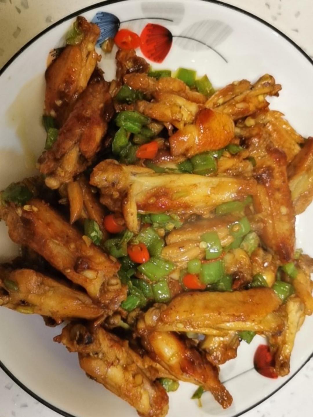 蒜香鸡翅，这才是鸡翅最好吃的做法