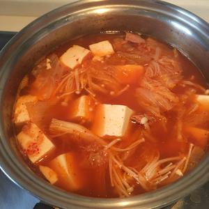 韩式金枪鱼泡菜汤的做法 步骤4