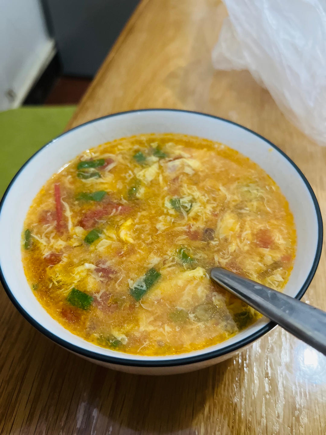 【跟我做不会错】简单又好喝的西红柿鸡蛋汤，家常又营养哦