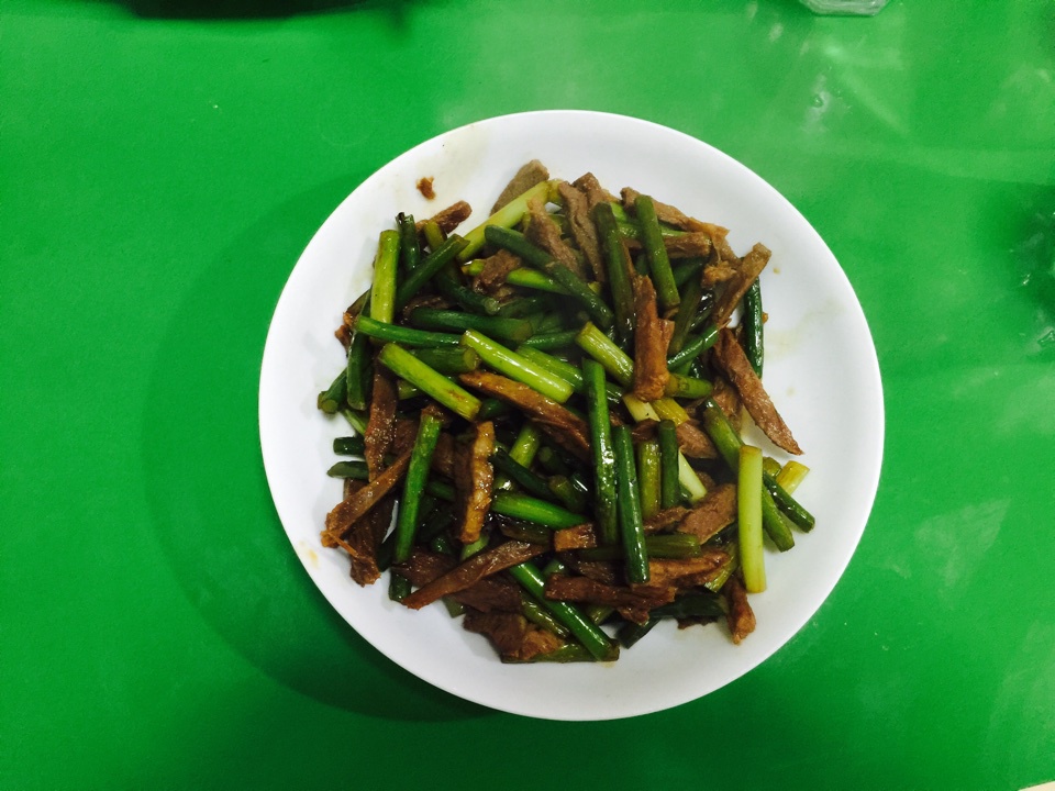 蒜苗炒肉丝