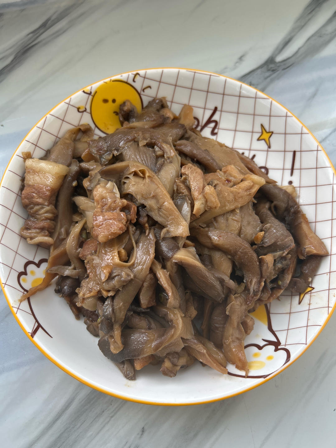 简单美味的蘑菇炒肉
