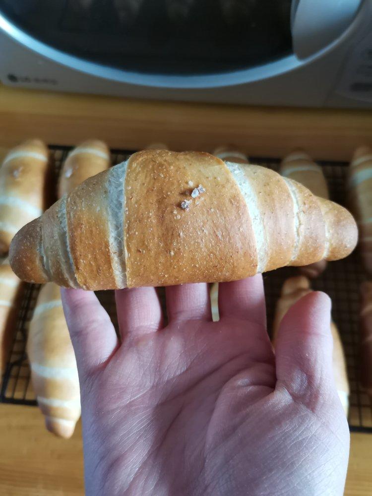 全麦芝麻盐面包