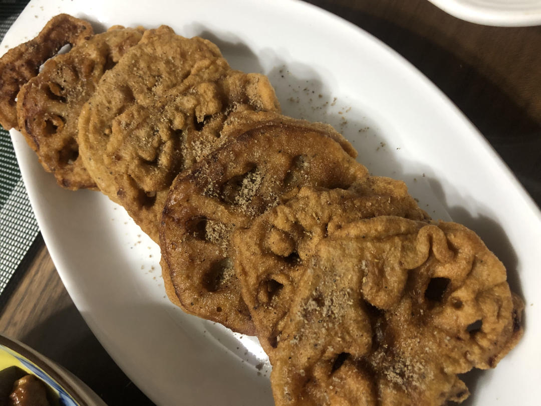 好吃到舔手指的椒盐藕片