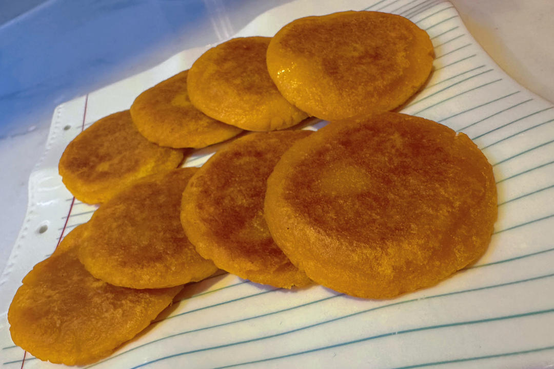 平底锅就能做，香甜软糯的南瓜饼，一次成功