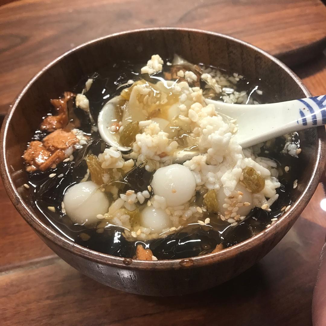 自制晶莹剔透、口感凉滑的——冰粉粉