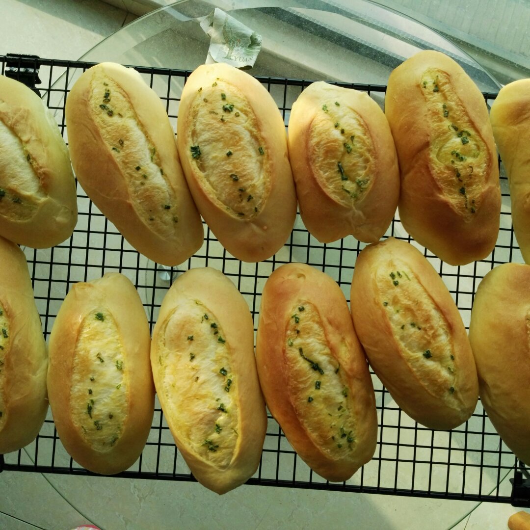 香葱蒜味咸面包