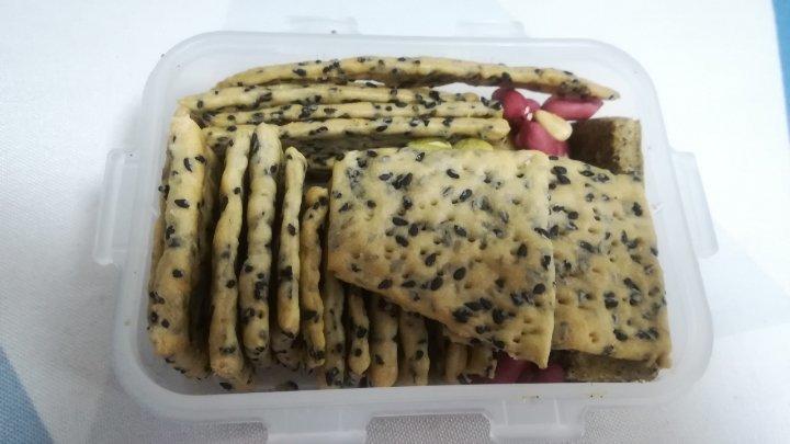 无糖黑芝麻苏打饼干