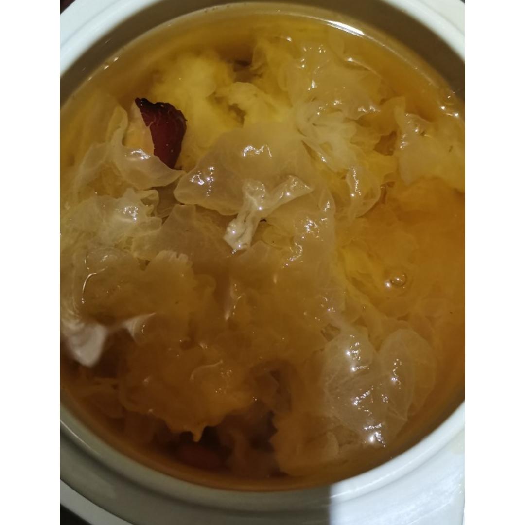 慢炖银耳红枣羹