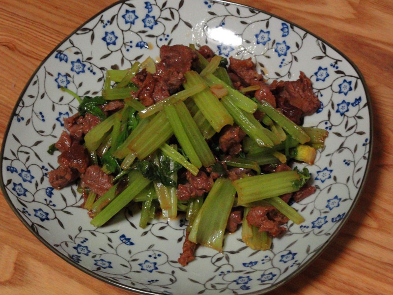 大众米线做的芹菜炒牛肉