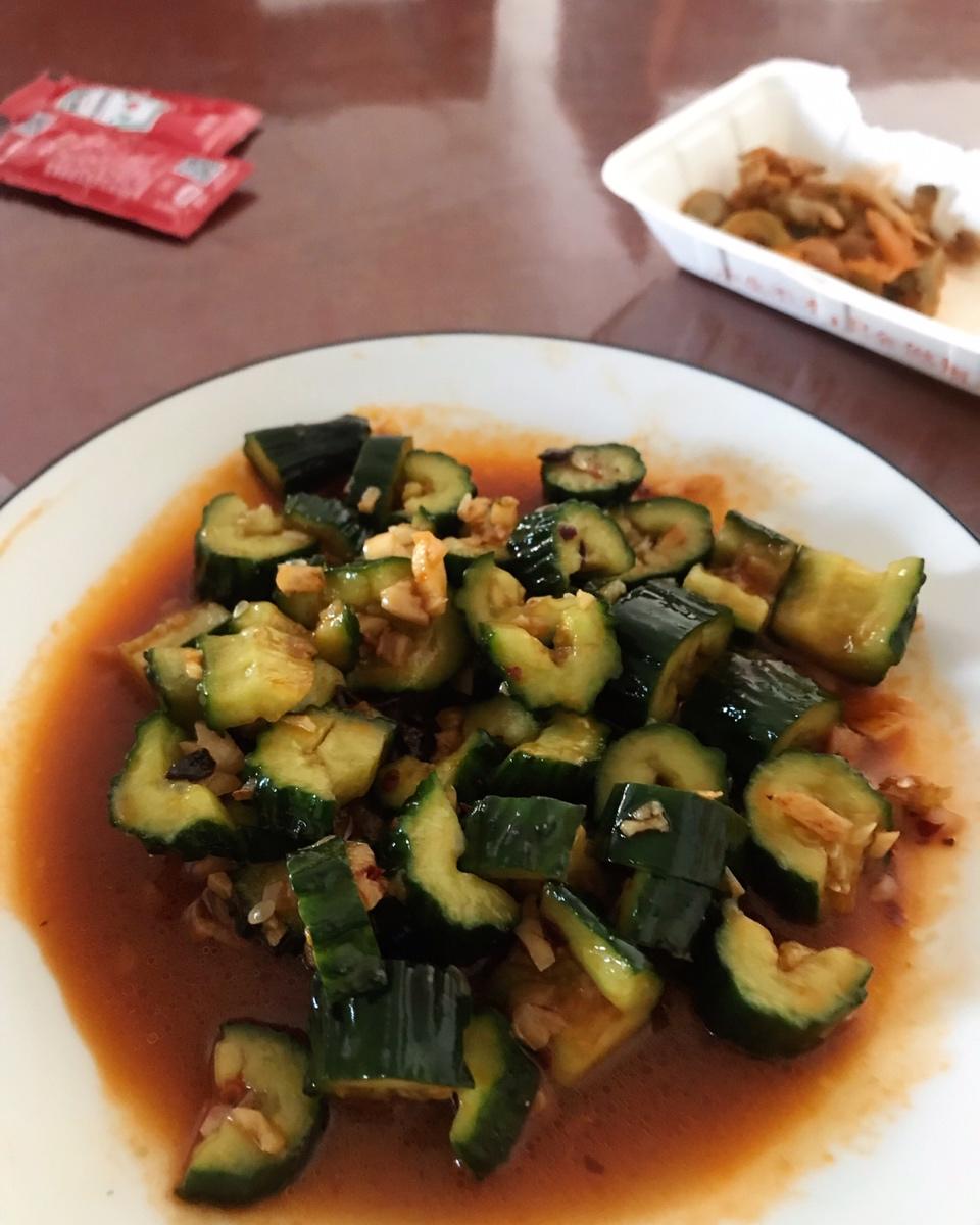 凉拌黄瓜