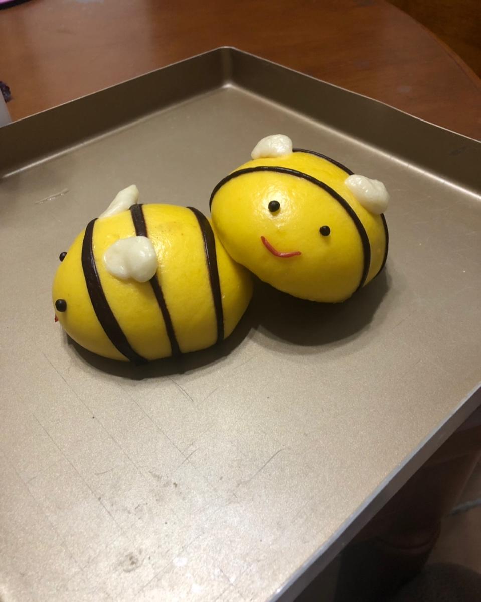 南瓜豆沙蜜蜂馒头