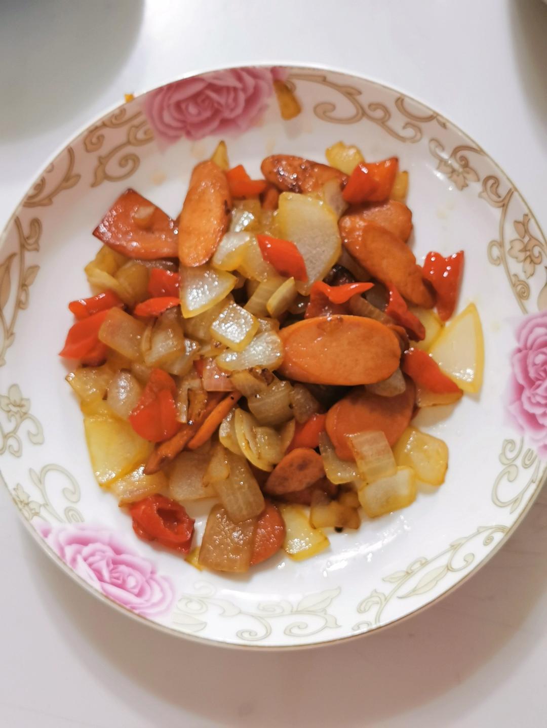 洋葱尖椒炒香肠
