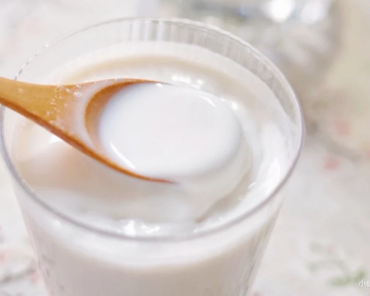 内调美白‖杏仁茯苓牛乳🐮白白嫩嫩奶香味的做法 步骤1