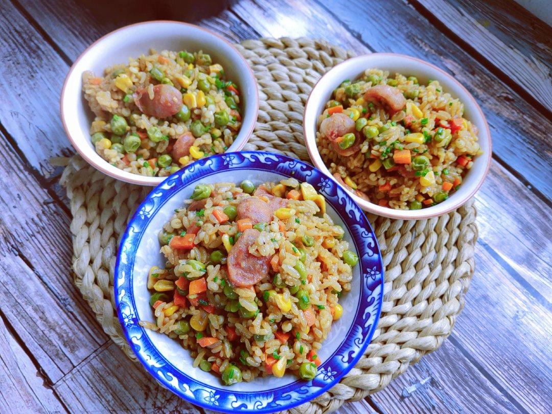 五彩腊肠饭