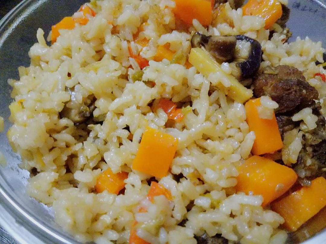 喷香排骨焖饭（爆好吃）