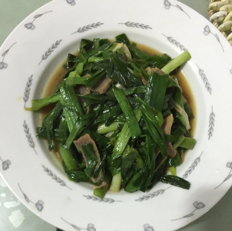 咸肉炒蒜苔