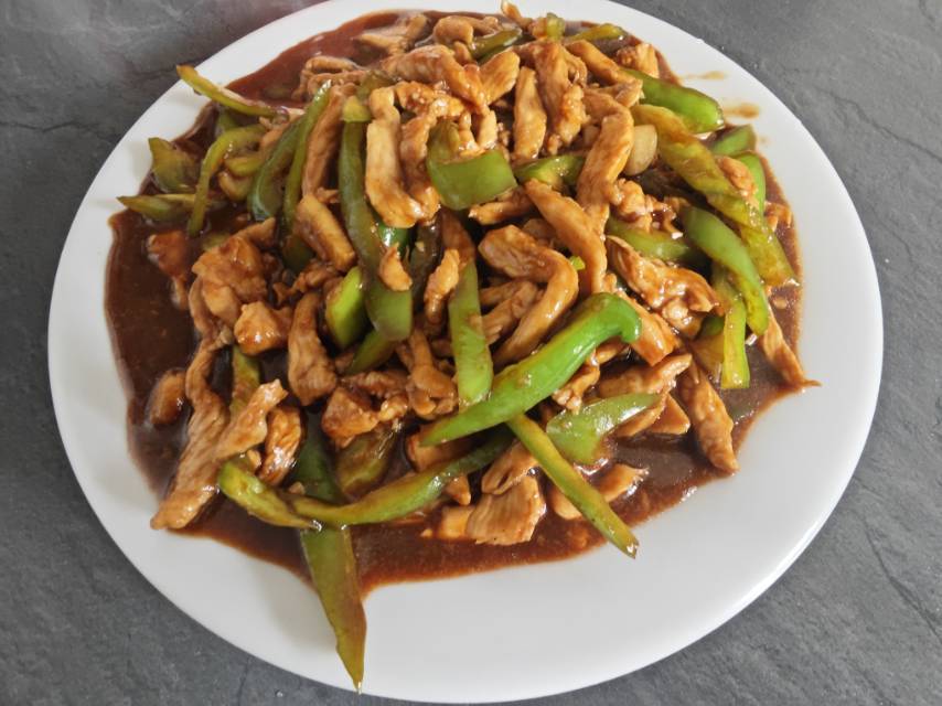 巨好吃的青椒炒鸡胸肉丝，超下饭