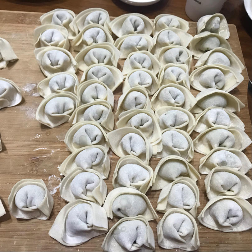 六宝宝的娘亲做的上海大馄饨包法