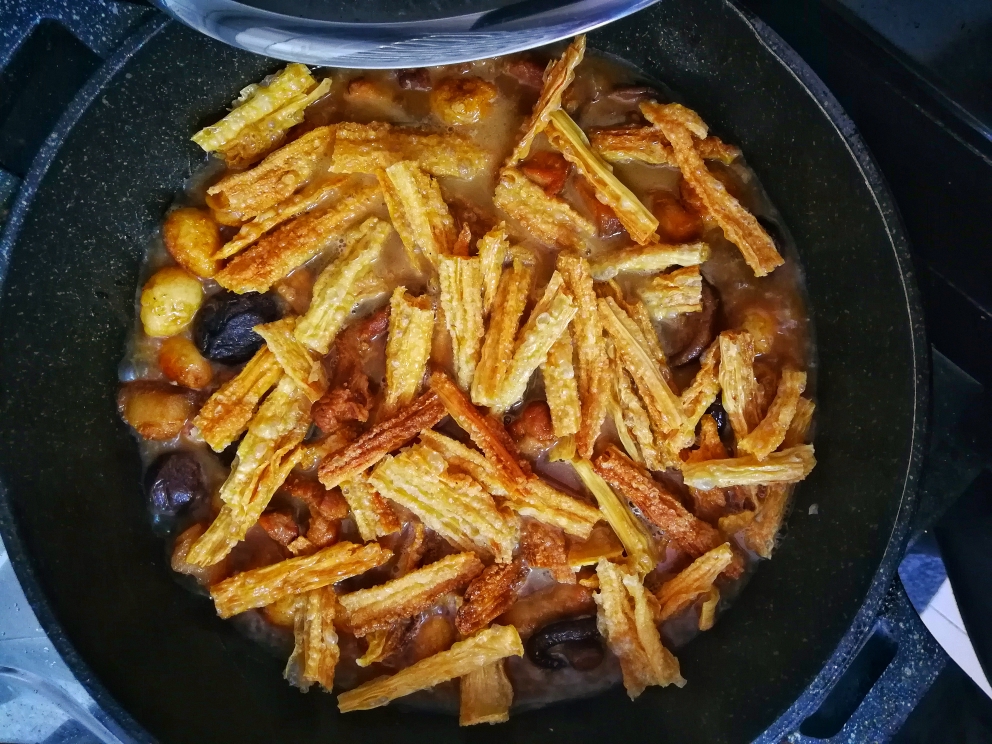 腐竹腩肉冬菇煲（下饭神器）的做法 步骤18