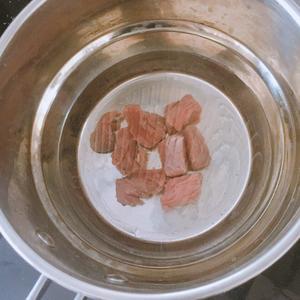 宝宝辅食：西芹牛肉蒸蛋饺的做法 步骤2