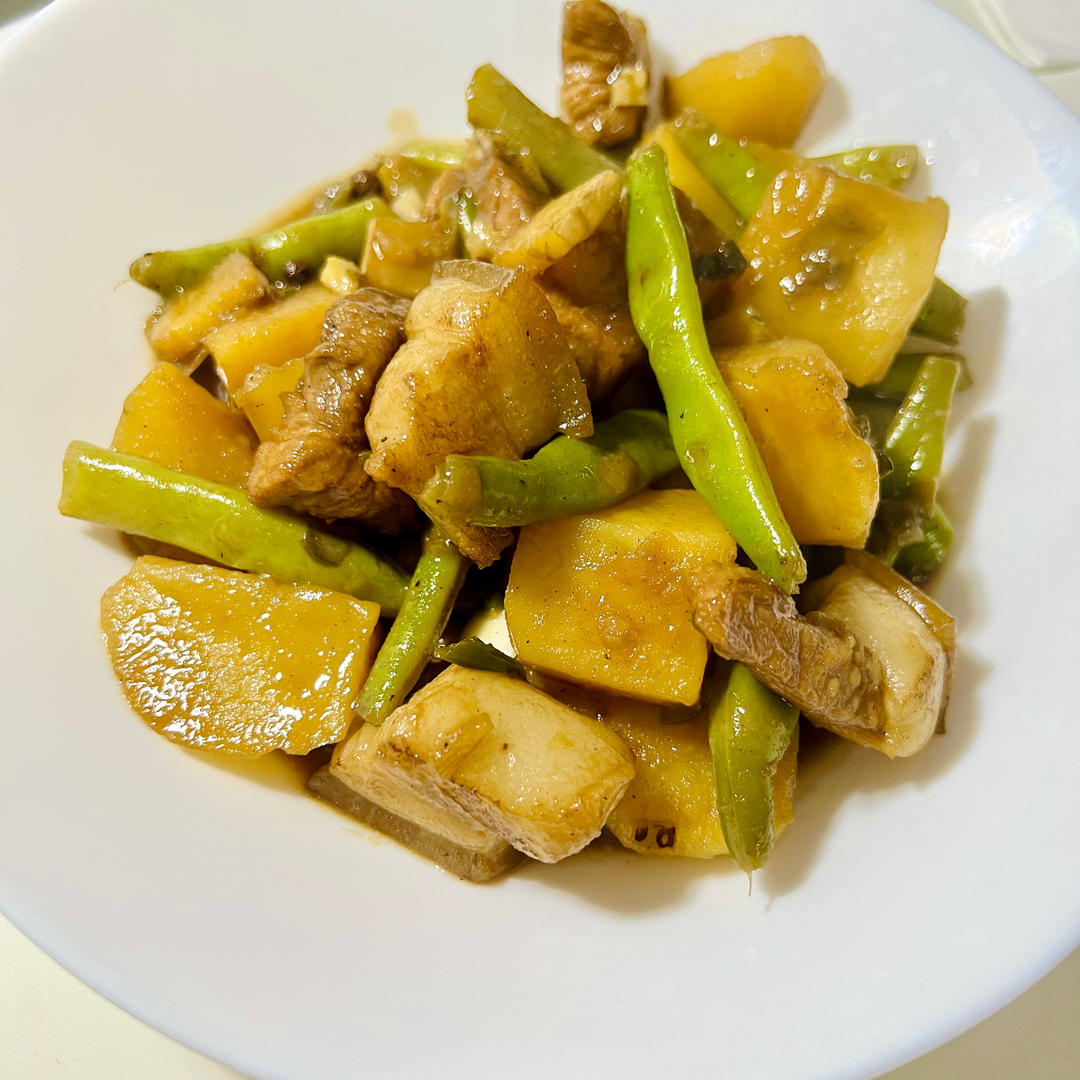 绝对正宗的东北土豆豆角炖五花肉