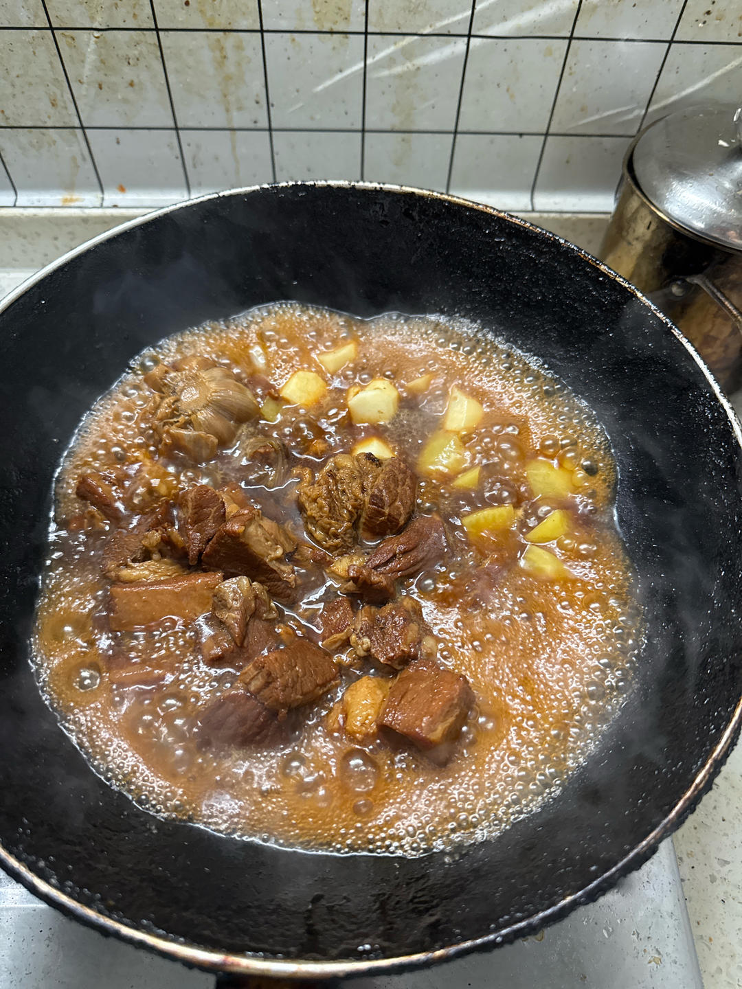 小土豆烧牛肉，红烧牛腩，好吃到舔盘