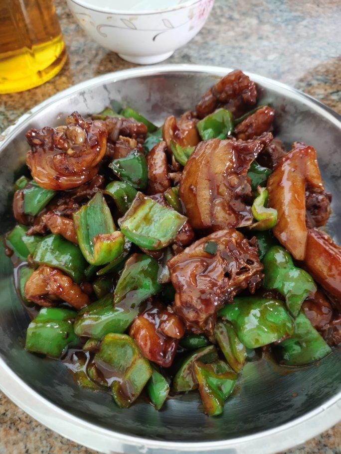 红烧鸡块 大盘鸡 青椒炒鸡做法