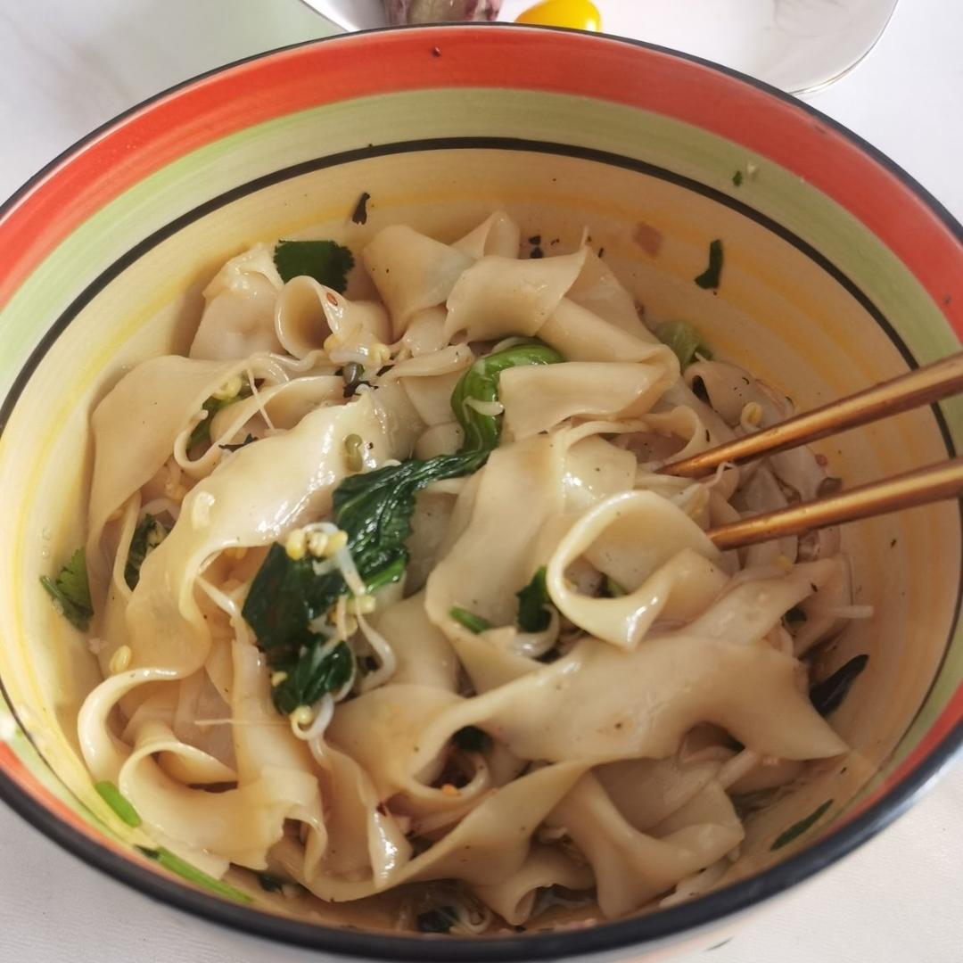 十分钟就能吃上的超简单油泼面