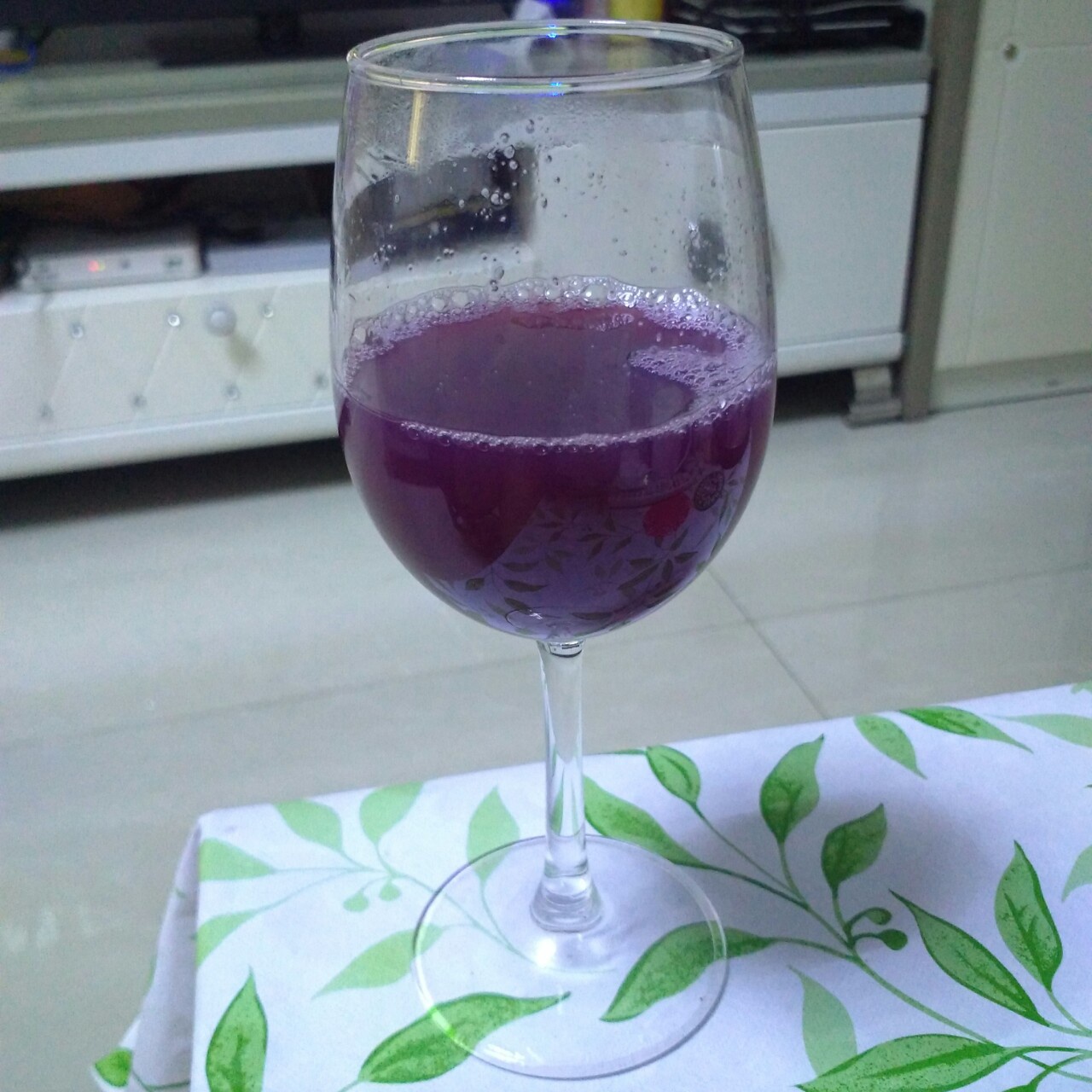 光光家的厨娘丫丫做的自制葡萄汁