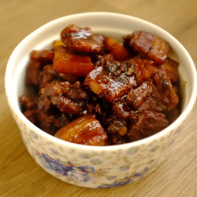吃着碗里望着锅里的红烧肉