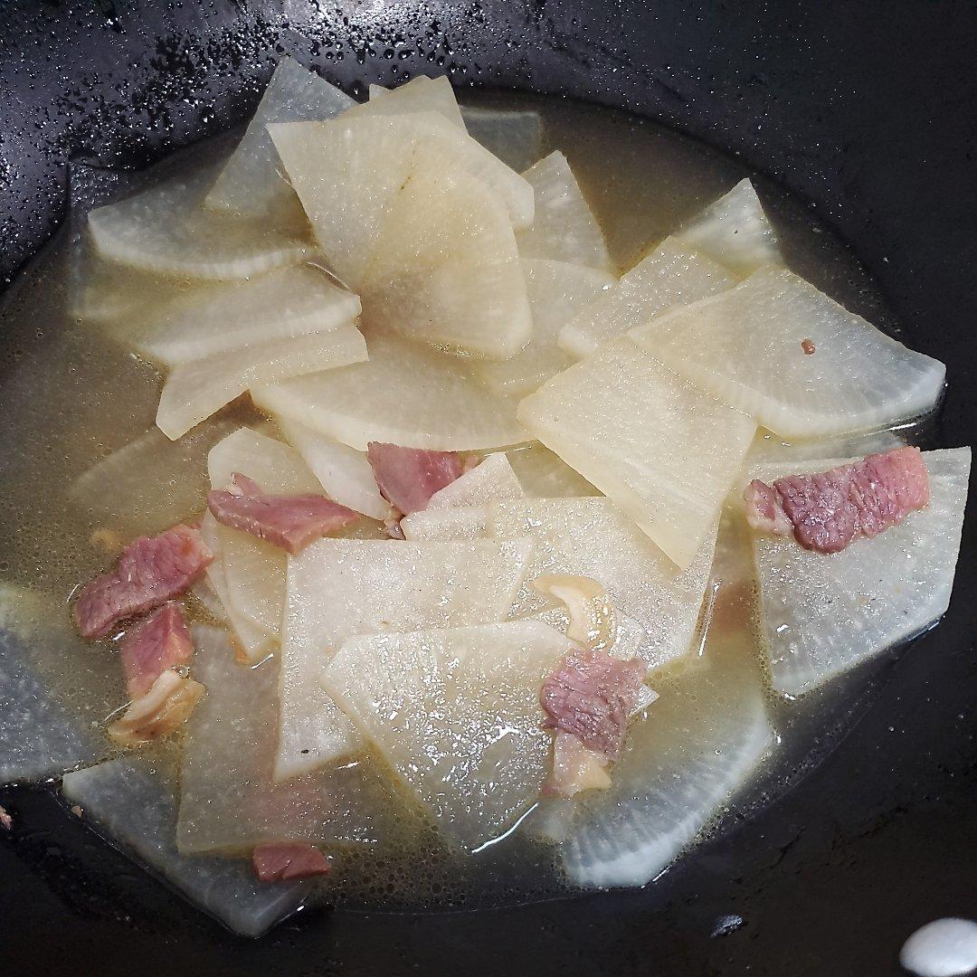 金华火腿焖萝卜