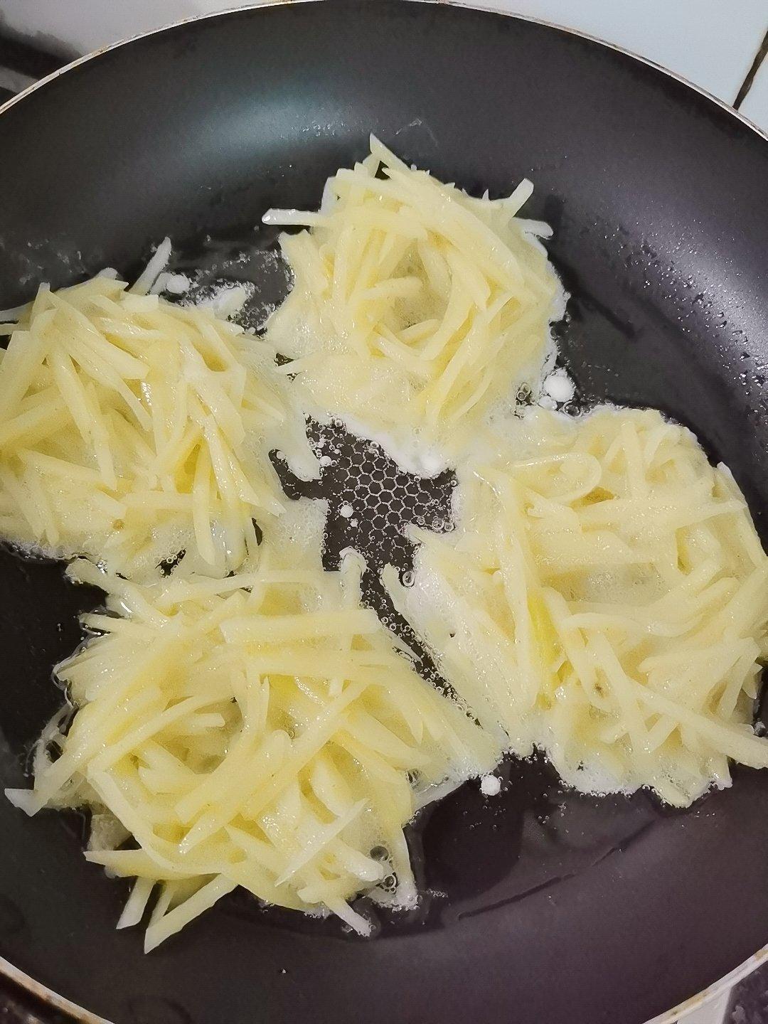 鸟巢鸡蛋饼